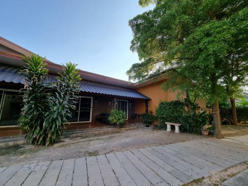 Bed & Breakfast Kireeya Villa