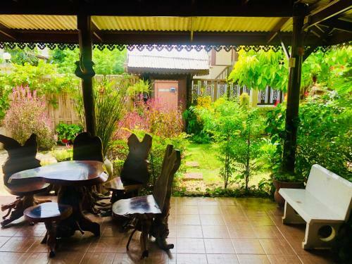 Hostal Banthai Guesthouse