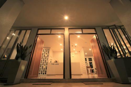 Hotel The Lake Udon