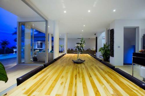 6 Bedroom Luxury Villa Moon