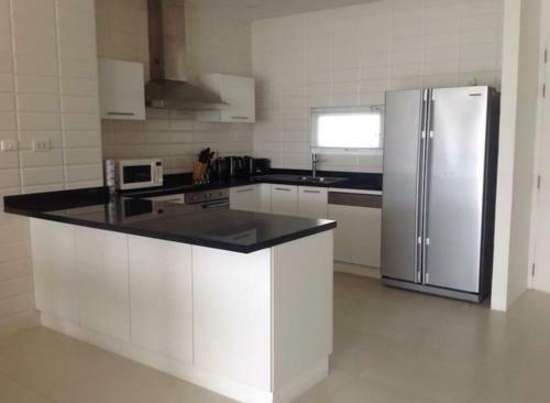 3 Bedroom Sunset Sea View Apartment Bangrak (hm)