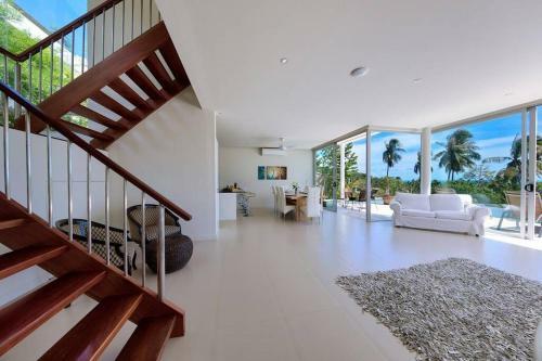 3 Bedroom Luxury Sea View Villa Zoe