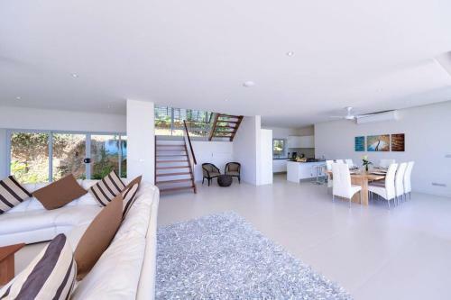 3 Bedroom Luxury Sea View Villa Zoe