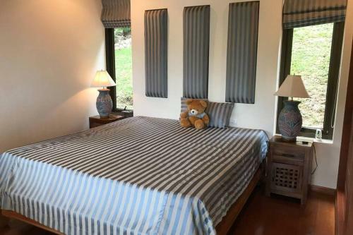 3 Bedroom Sea View Villa Santi