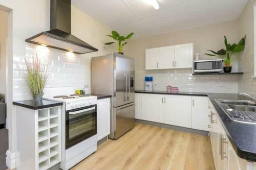 Executive Cottage Must Pay On Arrival Or Call Ahead Wifi Tv Only