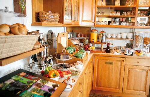 Hostal Hotel Garni Fr�hst�ckspension Neff
