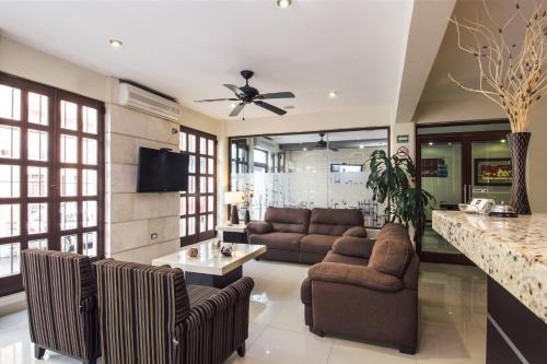 Majova Inn Hotel