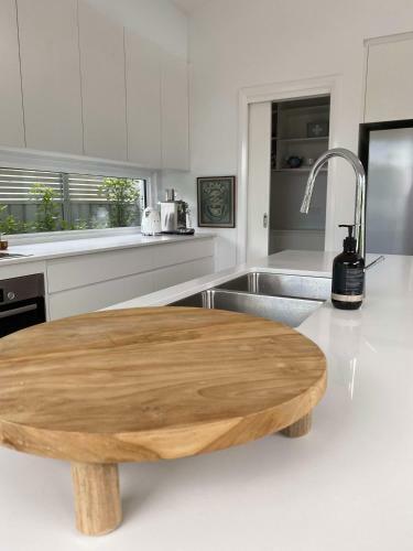 Stylish Comfort & Centrally Located!