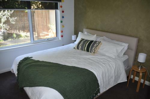 Calypso Retreat - Modern Townhouse - Ocean Views