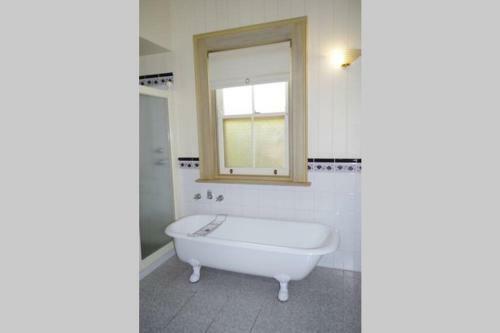 Charlottes Cottage