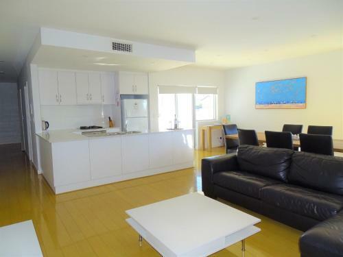 Port Vincent Seaside Apartments - Apartment 2