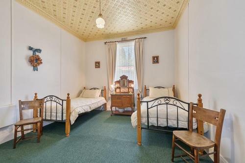 Benvenuti, To Comstock Cottage