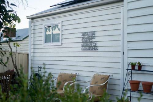 The Postmaster's Cottage: Invite The Earth To Stay