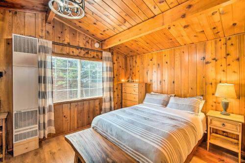 Cozy Sugarloaf Cabin Near National Forest!