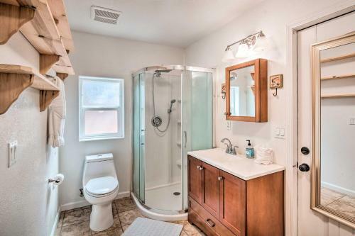 Cozy Sugarloaf Cabin Near National Forest!