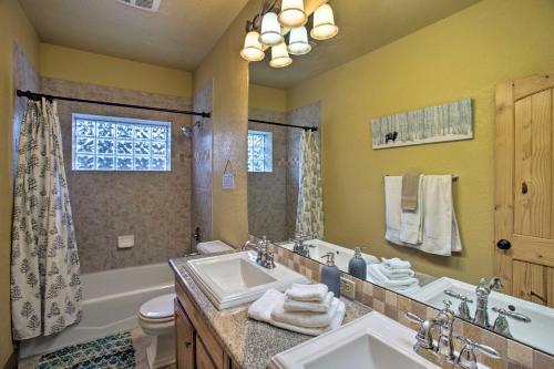 Luxe Black Hawk Retreat With Private Hot Tub!