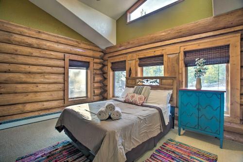 Luxe Black Hawk Retreat With Private Hot Tub!