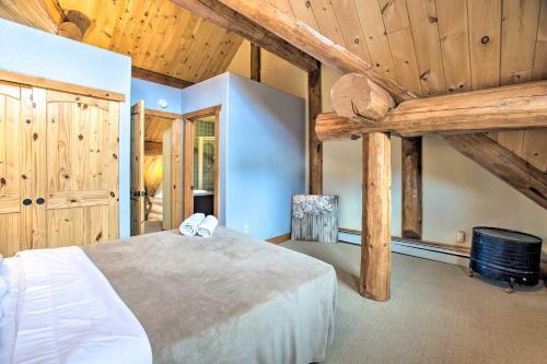 Luxe Black Hawk Retreat With Private Hot Tub!