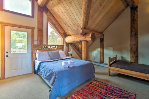 Luxe Black Hawk Retreat With Private Hot Tub!