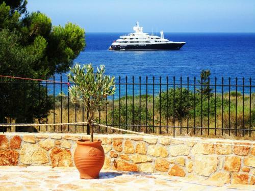Mondo Cosseri Kefalonia Villa Rossa
