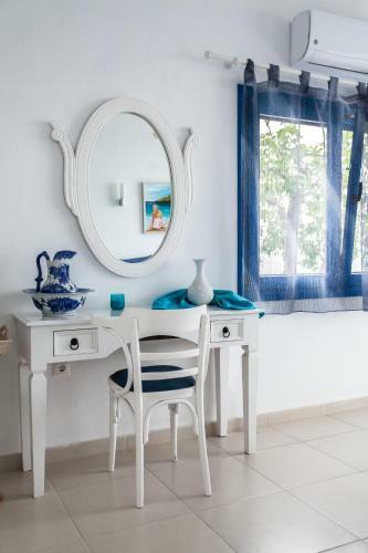 Navy Greece Villa With Swimming Pool & Sea View