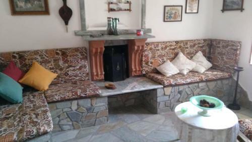 Apartamento Estian Makrinitsas