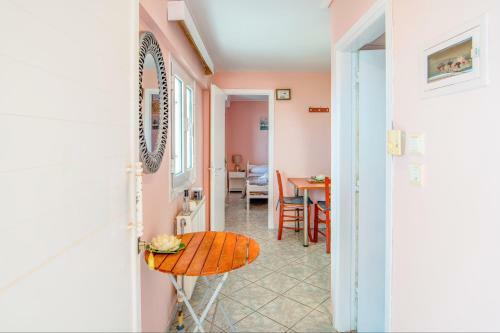 Apartamento Aliki's Studio With Shared Infinity Pool!