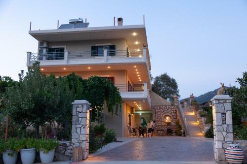 Tsoutsis Apartments