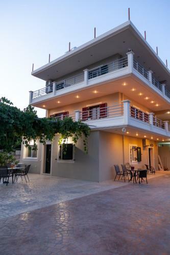 Tsoutsis Apartments