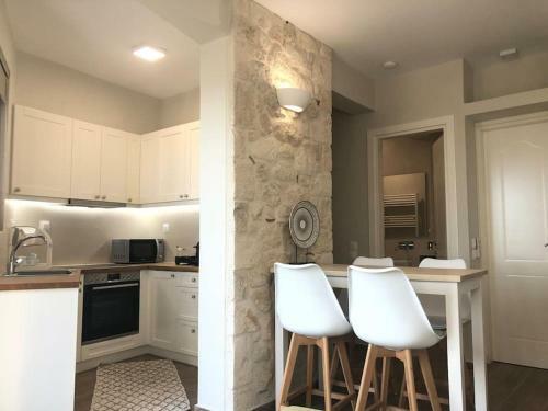 Makry-gialos Luxury Seaview Apartment