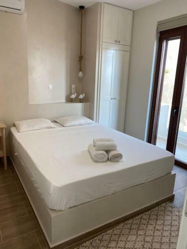 Makry-gialos Luxury Seaview Apartment