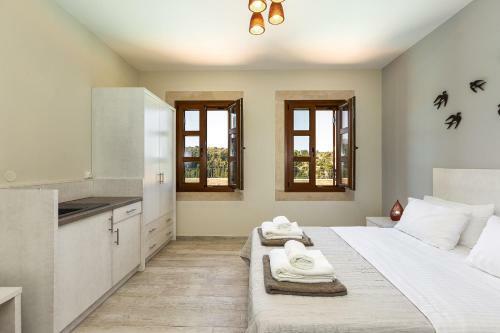 Villa Ilys Home, Country Retreat!