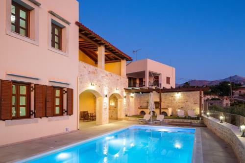 Villa Ilys Home, Country Retreat!