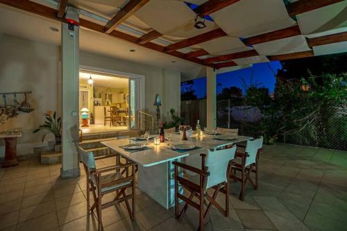 Villa Maria?s Mansion 3 M From The Sea
