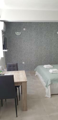 Hostal Avr Airport Deluxe Suites 6