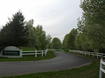 Hotel Brook Pointe Inn