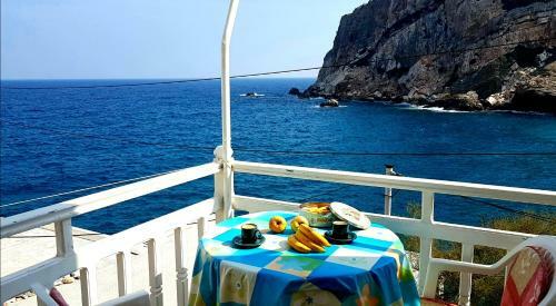 Lionas Seaside Retreat