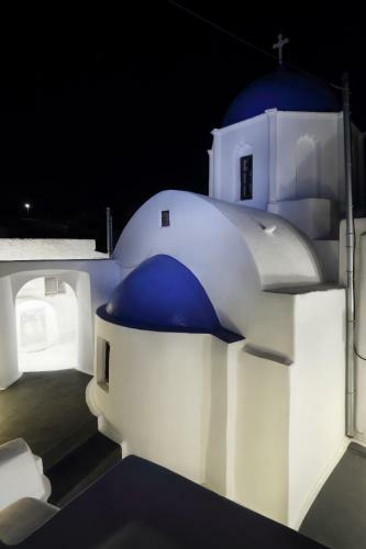 Church And Cave - Santorini Private Residences