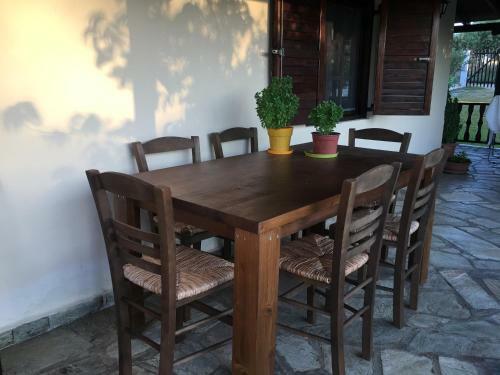 Dimitra House