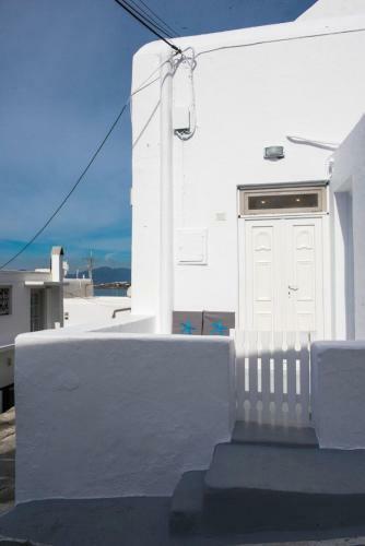 Traditional Split Level House In Mykonos Town