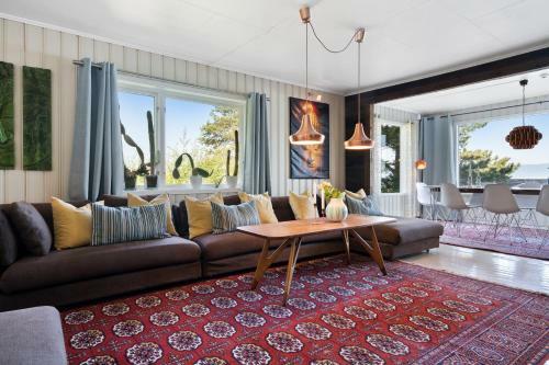 Private House & Bungalow By The Sea
