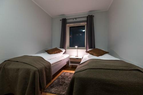 Enter Viking Apartments