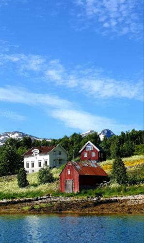 Kr�marvika Lodge