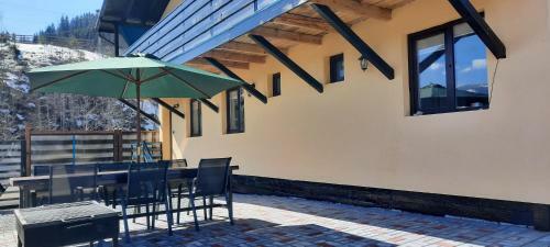Hostal Pensiunea La Poalele C?limanilor