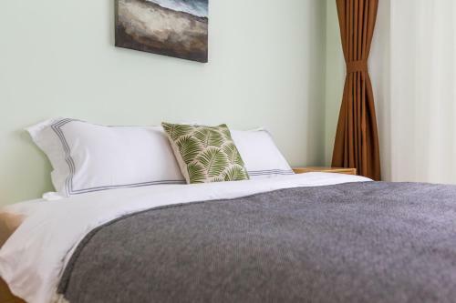 Hotel Qingdao Shinan�wusi Square�