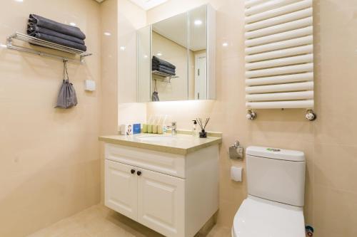 Hotel Qingdao Shinan �wusi Square