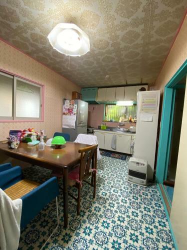 Hostal ???,???,??201???1-4?,1-4 Guests