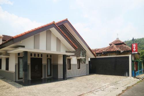 Hotel Oyo 1547 Wisma Ray Syariah