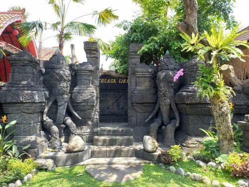 Hostal Keris Art Shop And Villa Telaga Wana