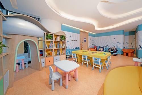 Long Cheer Zanyee Hotel